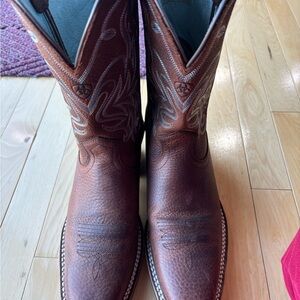 Ariat Western Brown Leather Boots with Stitching WORN ONCE